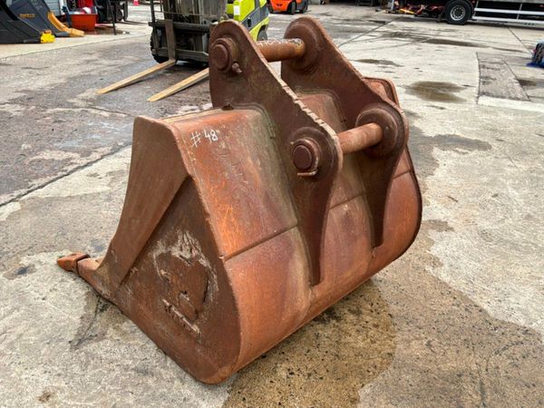 48"  DIGGING BUCKET.......80mm PINS.........48EC 388058090