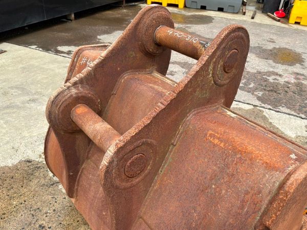 48"  DIGGING BUCKET.......80mm PINS.........48EC 388058113