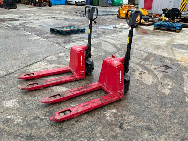 2020 ELP 1.5 TON ELECTRIC PALLET TRUCK.....623p. 388003074