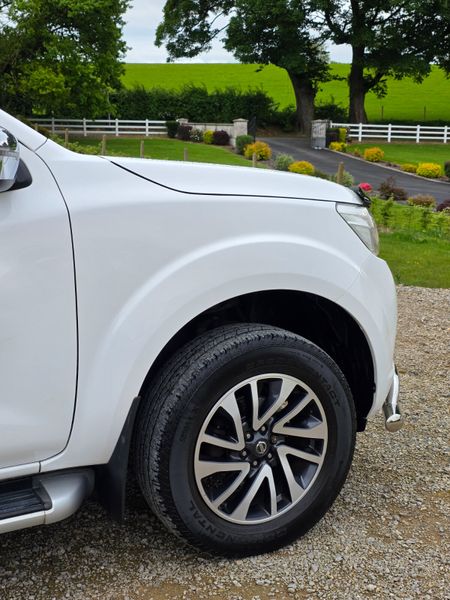 Nissan Navara 2017 388181296
