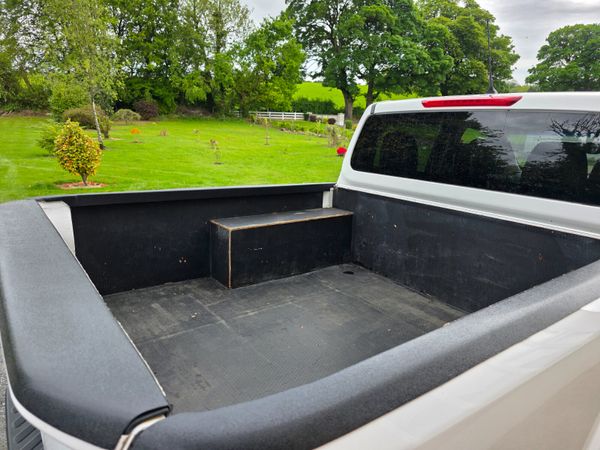 Nissan Navara 2017 388181308