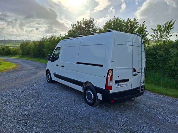 Renault Master 181 MWB 2.3L Excellent Condition 388114143