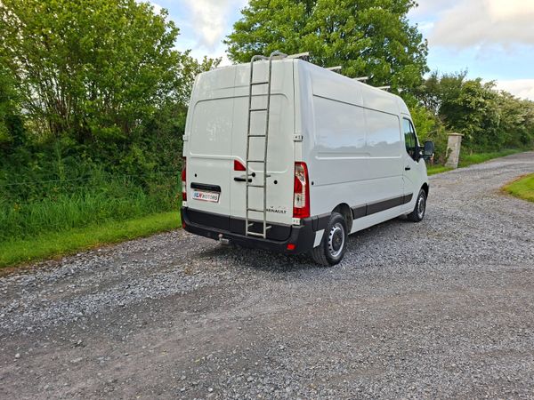 Renault Master 181 MWB 2.3L Excellent Condition 388114189
