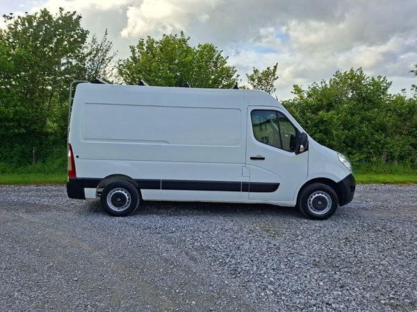 Renault Master 181 MWB 2.3L Excellent Condition 388114196