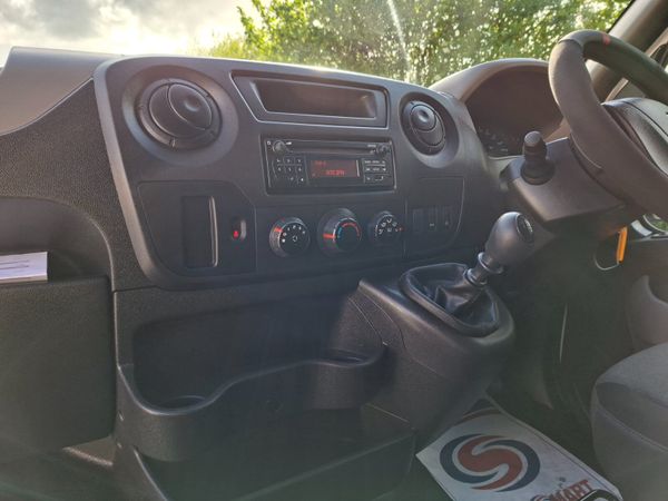 Renault Master 181 MWB 2.3L Excellent Condition 388114214