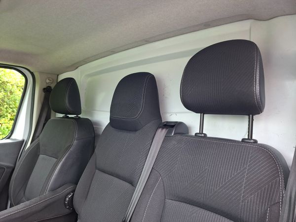 Nissan NV300 2020 2.0L Excellent Condition 388119321