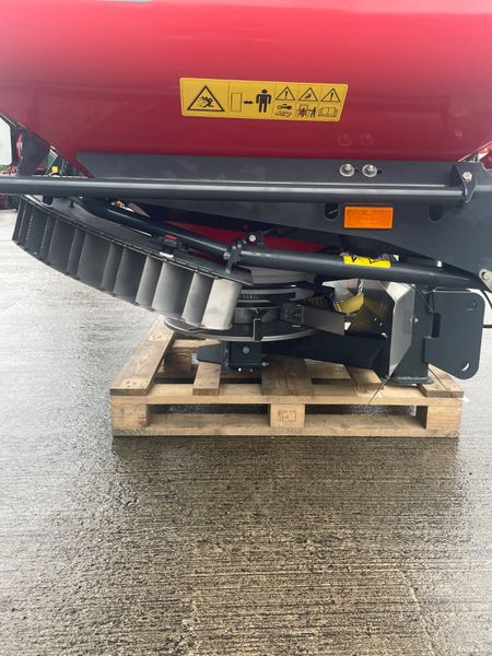 NEW Kverneland CL fertiliser spreader 388135696
