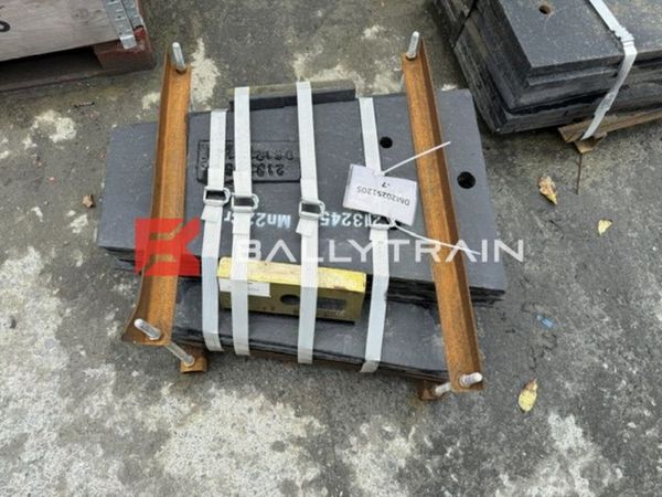 Metso LT106 Cheek Plates (Upper & Lower) 388136597