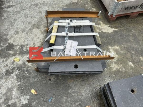 Metso LT106 Cheek Plates (Upper & Lower) 388136601