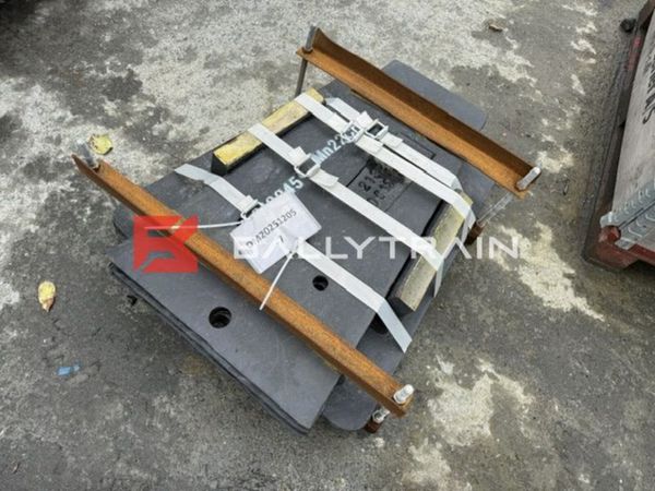 Metso LT106 Cheek Plates (Upper & Lower) 388136602