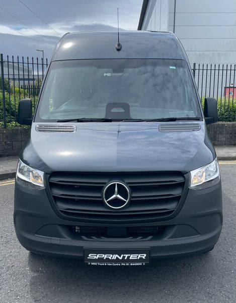 2025 Sprinter 315/36 Auto/AC/ Rev Cam/Leather 388242367