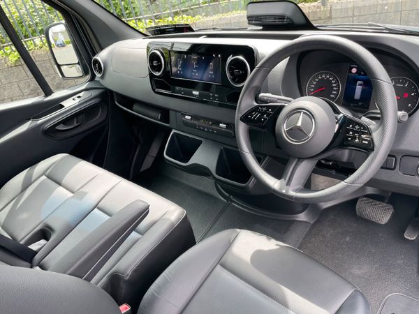2025 Sprinter 315/36 Auto/AC/ Rev Cam/Leather 388242376
