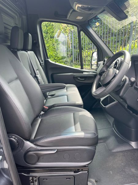 2025 Sprinter 315/36 Auto/AC/ Rev Cam/Leather 388242380