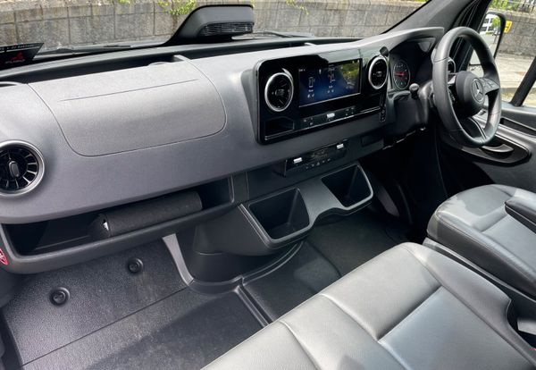 2025 Sprinter 315/36 Auto/AC/ Rev Cam/Leather 388242388