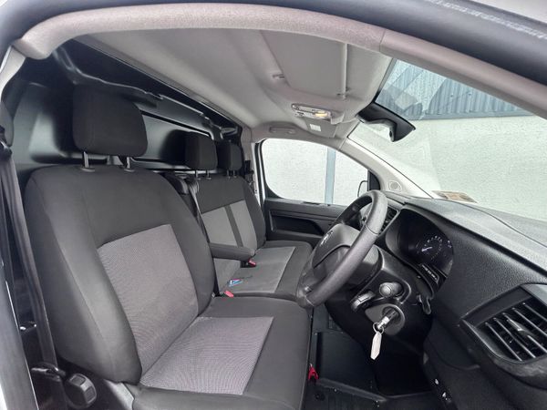 2023 Opel Vivaro ‘Lwb only 82’000 kms 388261742
