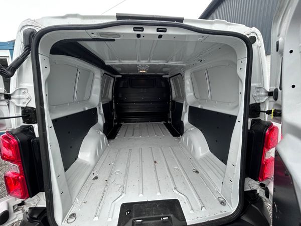 2023 Opel Vivaro ‘Lwb only 82’000 kms 388261744