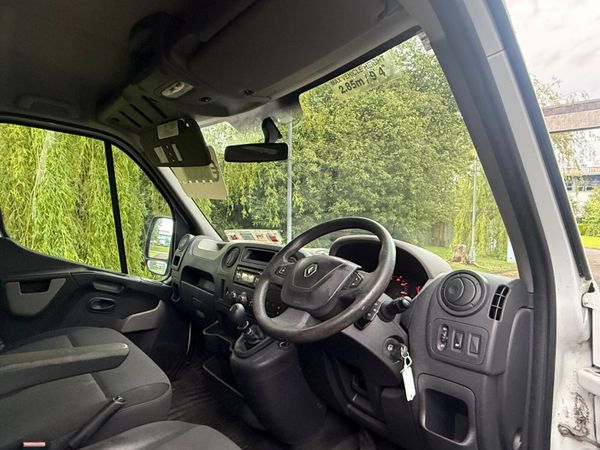 2017 Renault Master low loader Luton 388281347
