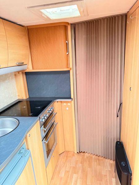 ✨STUNNING SPRITE FIREBRAND 4 BERTH FIXED BED✨ 388285905