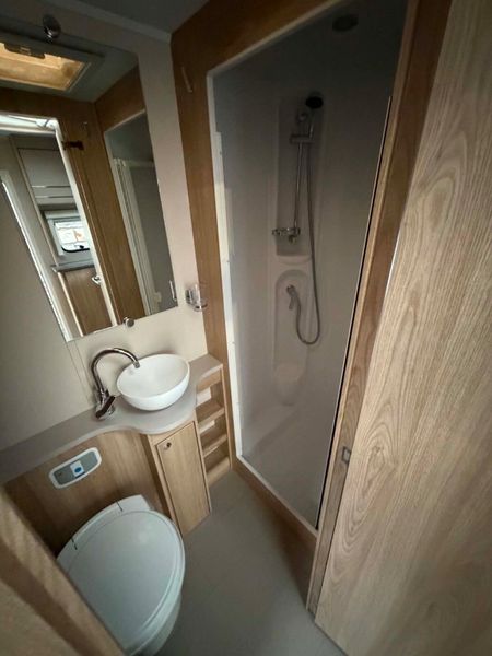 ✨BARGAIN 2019 ELDDIS XPLORE 442 2 BERTH✨ 388285938