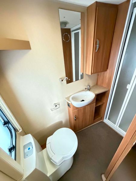 ✨ SWIFT CHALLENGER SPORT 4 BERTH ISLAND BED✨ 388286271