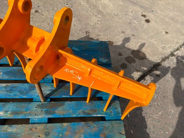 UNUSED 38" LAWN / STONE  RAKE......40mm PIN.....19 388299887