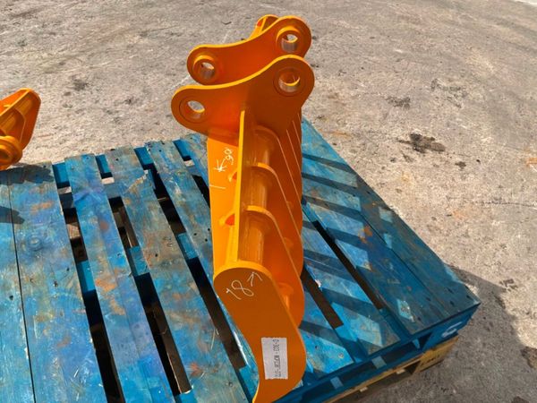 UNUSED 38" LAWN / STONE  RAKE......40mm PIN.....19 388299889