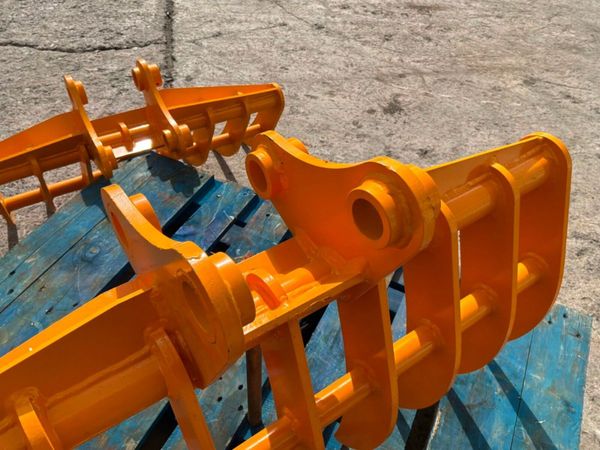 UNUSED 38" LAWN / STONE  RAKE......40mm PIN.....19 388299894