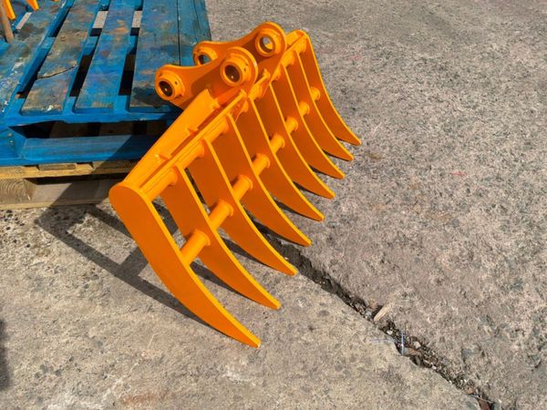 UNUSED 38" LAWN / STONE  RAKE......40mm PIN.....19 388299897