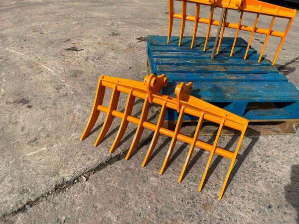 UNUSED 38" LAWN / STONE  RAKE......40mm PIN.....19 388299898