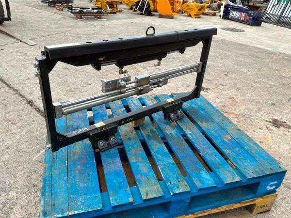 UNUSED FORK POSITIONER 20" CARRIAGE........1917 388299815