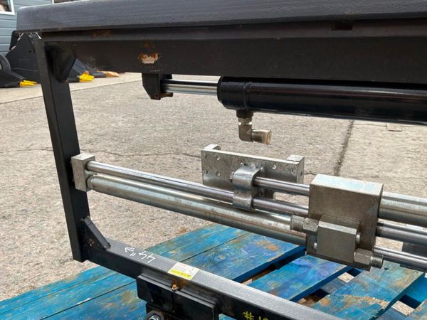 UNUSED FORK POSITIONER 20" CARRIAGE........1917 388299821