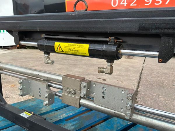 UNUSED FORK POSITIONER 20" CARRIAGE........1917 388299830