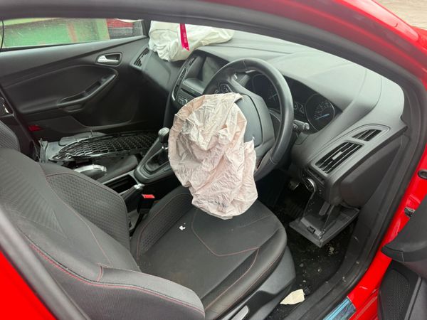 2018 FOCUS ST-LINE X 1.5 TDCI FOR BREAKING! 388203511