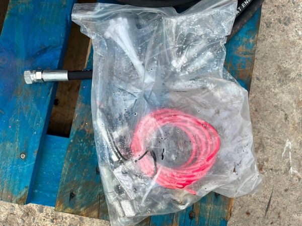 UNUSED HYDRAULIC HITCH...100/90mm PINS....2236. 388226318