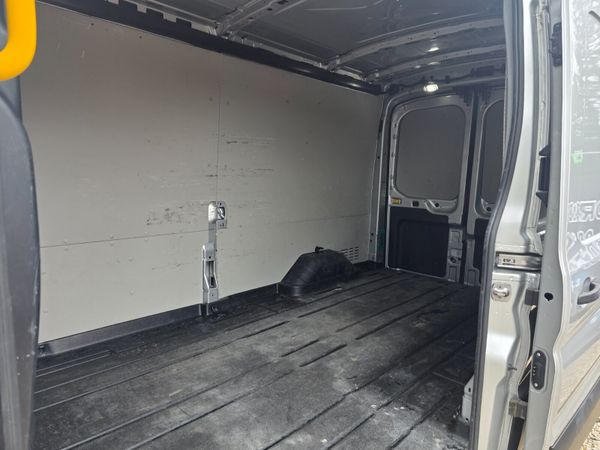 Ford Transit Highroof 2021 388233321