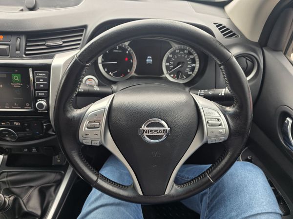 Nissan Navara 2021 388233423
