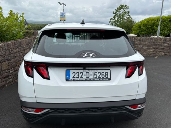 Tucson Commercial only 31000kms as new €22967 plus 388234431