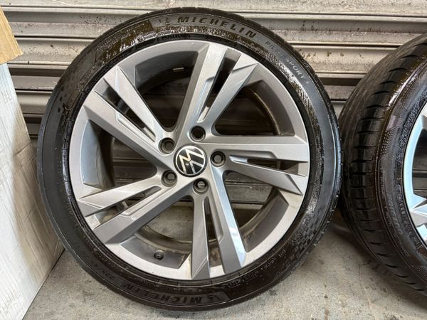 17” Volkswagen Golf R-Line Alloys 388356336