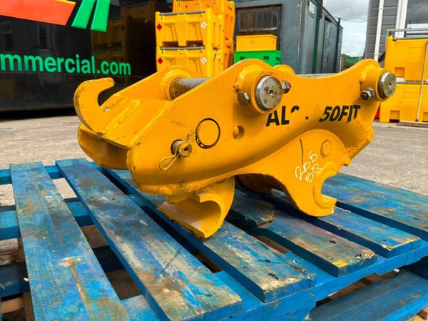 UNUSED HYDRAULIC Q/HITCH......50mm PINS.......2242 388308840