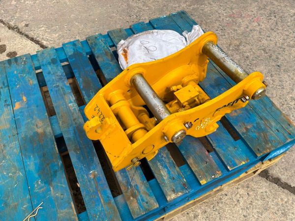 UNUSED HYDRAULIC Q/HITCH......50mm PINS.......2242 388308841