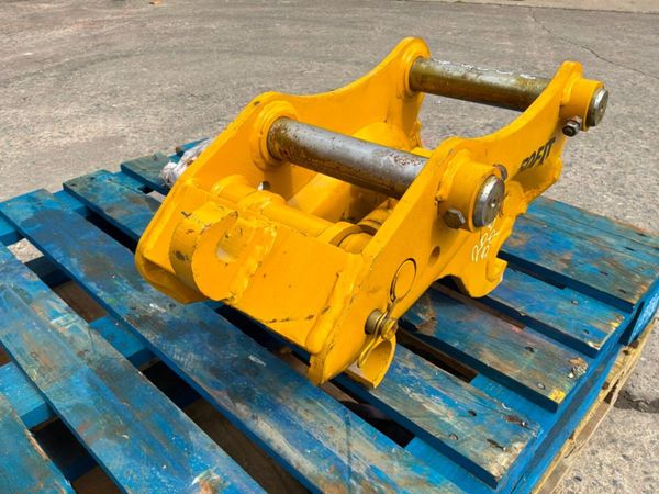 UNUSED HYDRAULIC Q/HITCH......50mm PINS.......2242 388308843