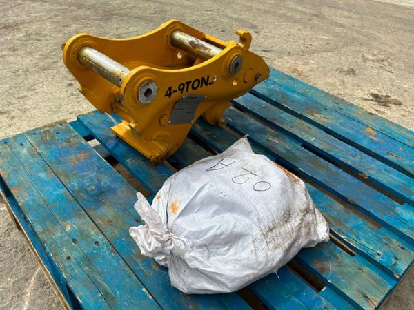 UNUSED HYDRAULIC Q/HITCH......50mm PINS.......2242 388308849