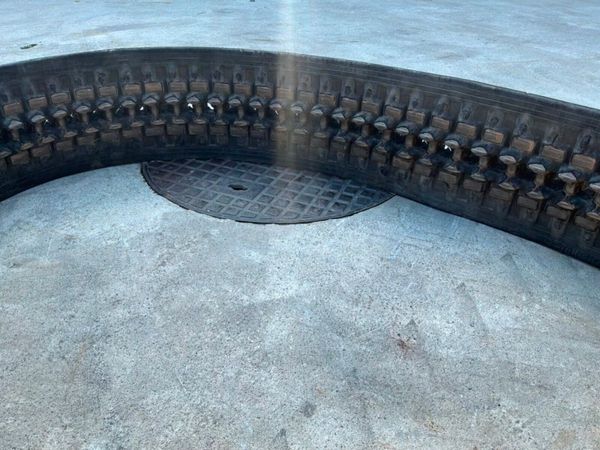 250 x 47 x 84 RUBBER TRACK.3 TONNE MINI DIGGER. 388446216