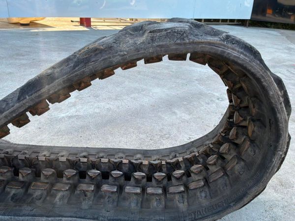 250 x 47 x 84 RUBBER TRACK.3 TONNE MINI DIGGER. 388446222