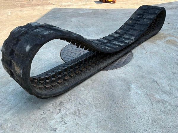 250 x 47 x 84 RUBBER TRACK.3 TONNE MINI DIGGER. 388446223