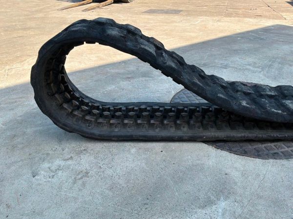 250 x 47 x 84 RUBBER TRACK.3 TONNE MINI DIGGER. 388446224