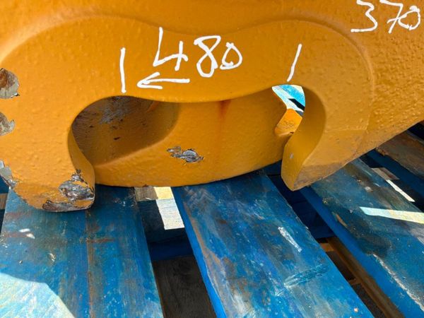 UNUSED MILLER QUICK HITCH....70mm PINS......2386. 388464497