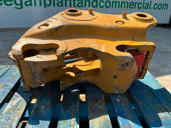 UNUSED MILLER QUICK HITCH....70mm PINS......2386. 388464512