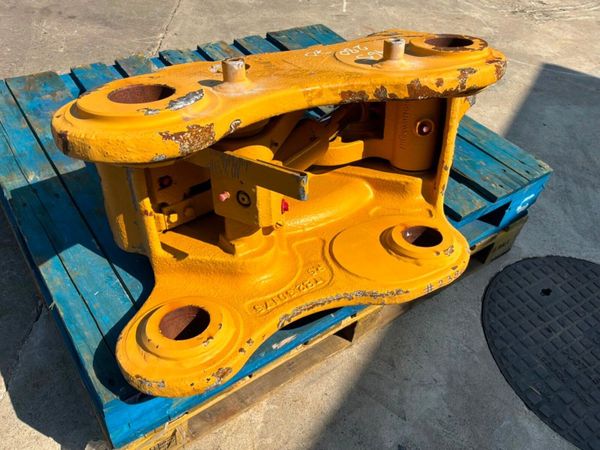 UNUSED MILLER QUICK HITCH....70mm PINS......2386. 388464515