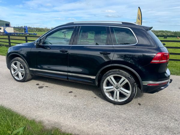 152 Volkswagen Touareg R-Line Crewcab***** 388404131